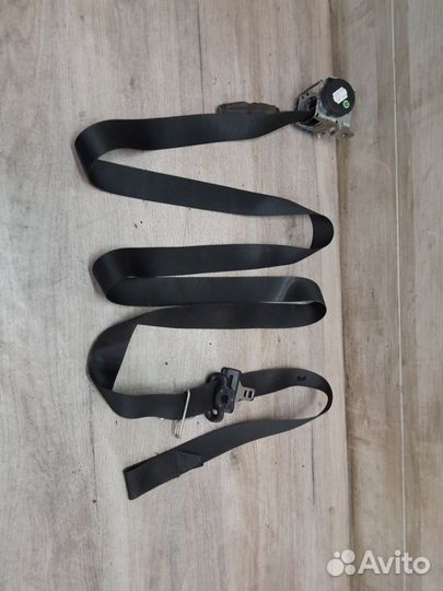 Ремень безопасности правый Ford Fiesta Mk5 (2002—2