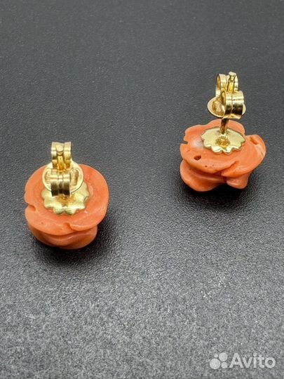 Серьги пуссеты с кораллом 750