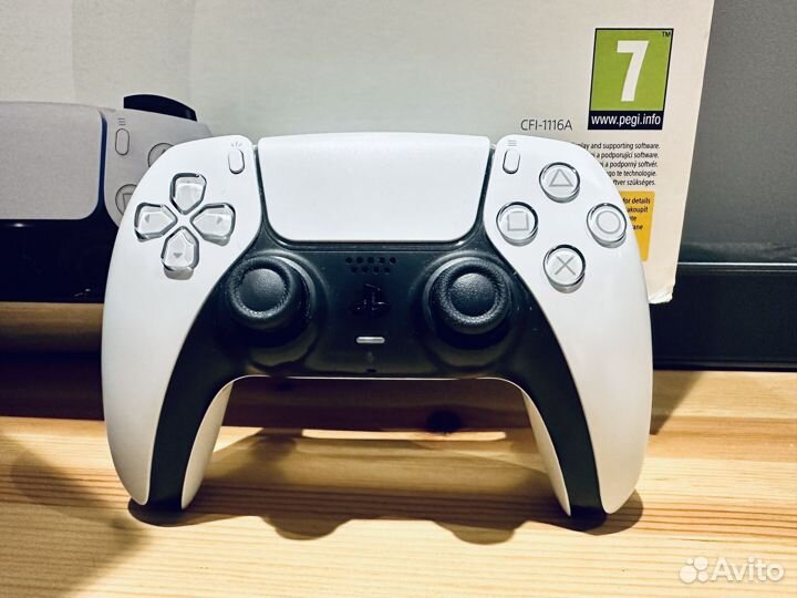 Sony PS5 / 400 игр / UFC 5 / обмен