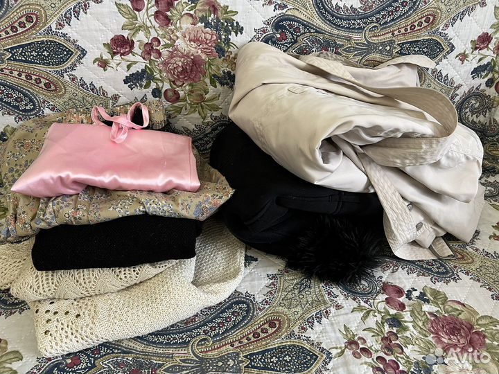 Отдам пакет женских вещей 42 - 44 размер