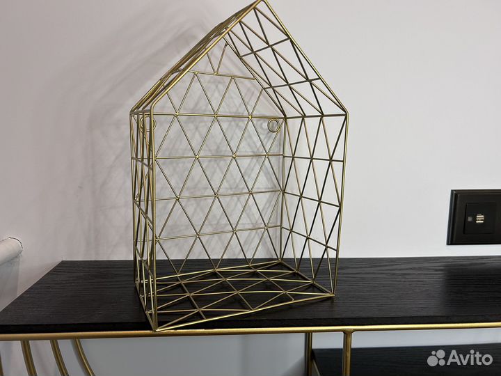 Плюшевый медведь, полка и подарок)