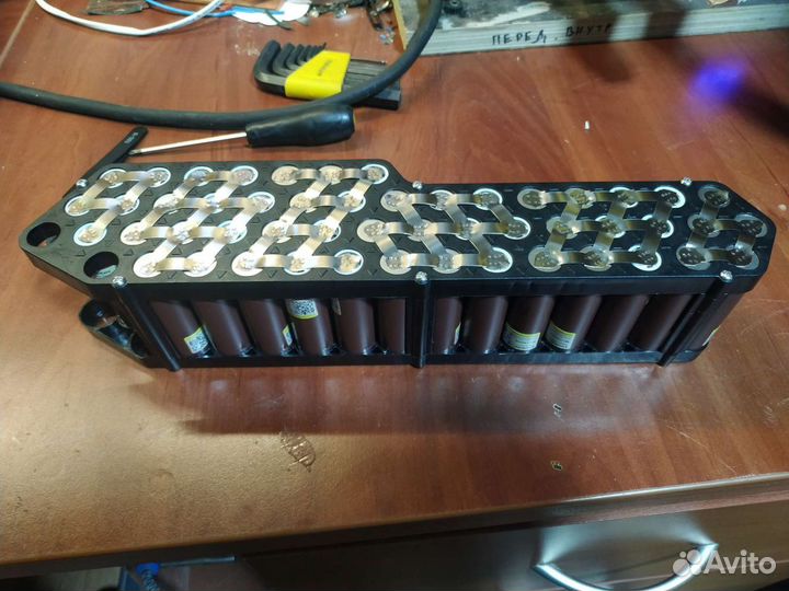 Точечная контактная сварка аккумуляторов