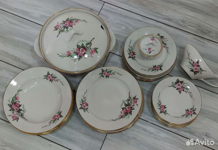 Сервиз столовый СССР. Дулево.27 предметов