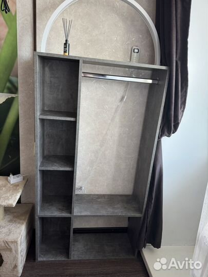 Шкаф вешалка