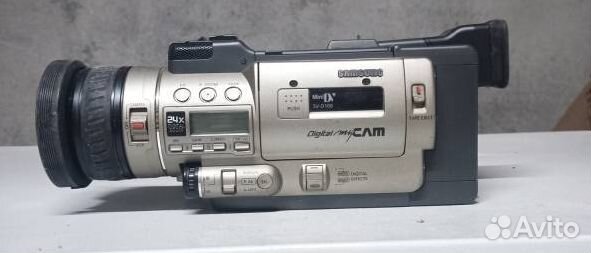 Видеокамера Samsung Mini DV SV-D100