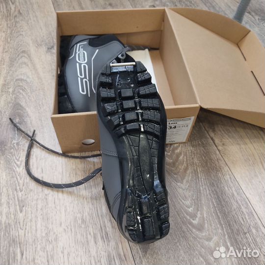 Лыжные ботинки