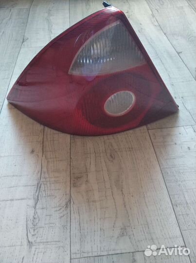 Задние фары Ford Mondeo 3