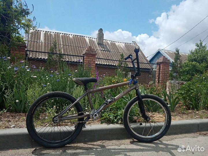 Трюковой велосипед bmx кастом