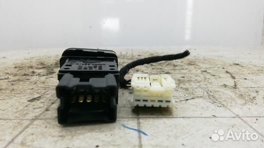 Кнопка аварийки nissan almera N16 (90U07I501)