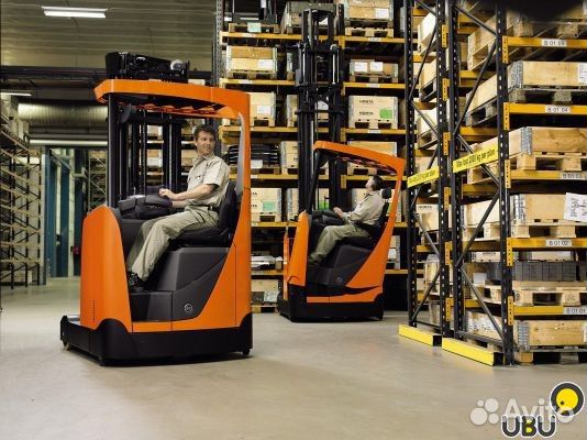 Водитель узкопроходного штабелера (вахта)