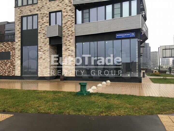 Сдам торговое помещение, 241 м²