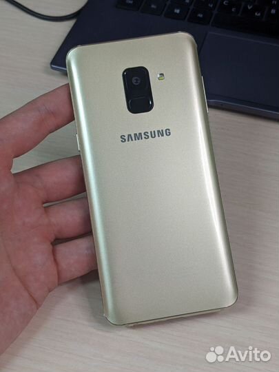 Samsung Galaxy A8 (2018), 4/32 ГБ