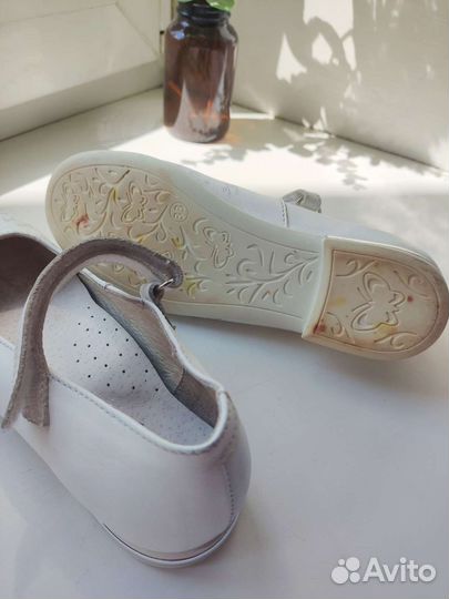 Туфли белые кожаные для девочек Котофей р 33