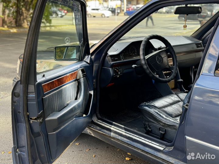 Mercedes-Benz W124 2.6 AT, 1992, 309 700 км