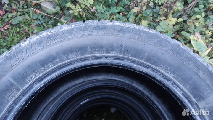 Bridgestone Blizzak Revo GZ 225/60 R17 99