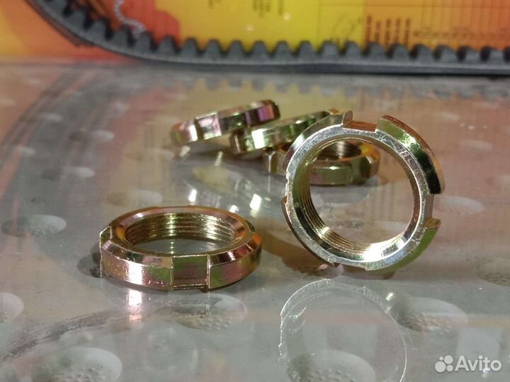 Гайка крепления обгонной муфты на скутер 150сс