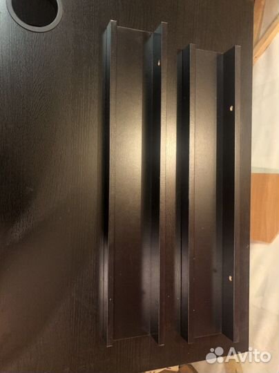 Черная полка для картин и фото IKEA 55 см