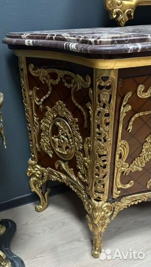 Комод. Мебель в стиле Людовика. Антиквариат