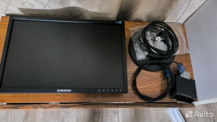 Монитор Samsung