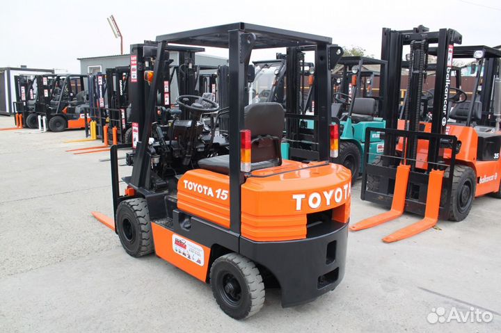 Вилочный погрузчик Toyota 8FD15, 2010