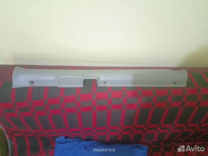 Накладка на передний арку порога двери