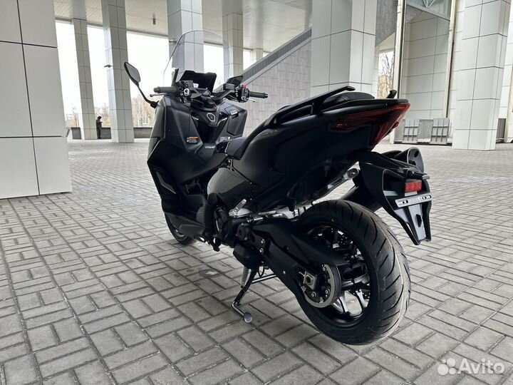 Скутер yamaha T-MAX tech (2024, Dark Magma)