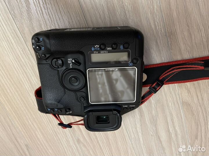 Зеркальный фотоаппарат Canon 1Ds Mark III