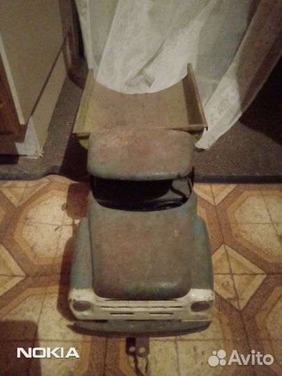 Игрушечная машина времён СССР