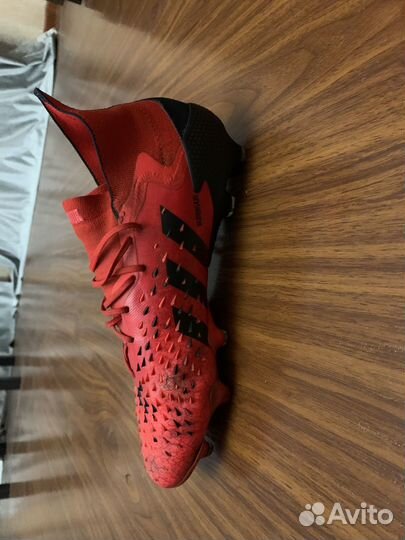 Бутсы adidas predator freak