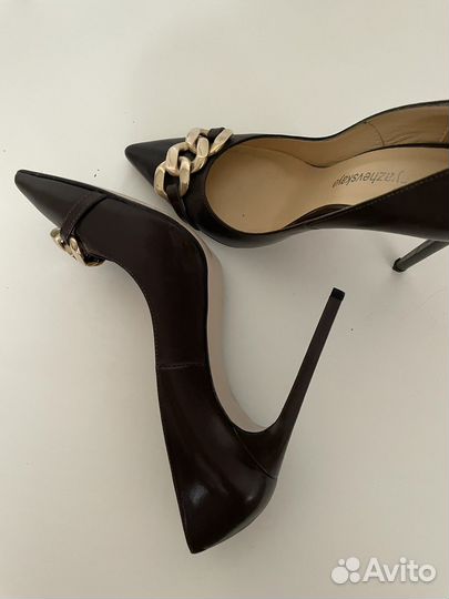 Туфли женские с цепью