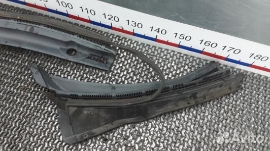 Накладка декоративная (жабо, дождевик) mitsubishi