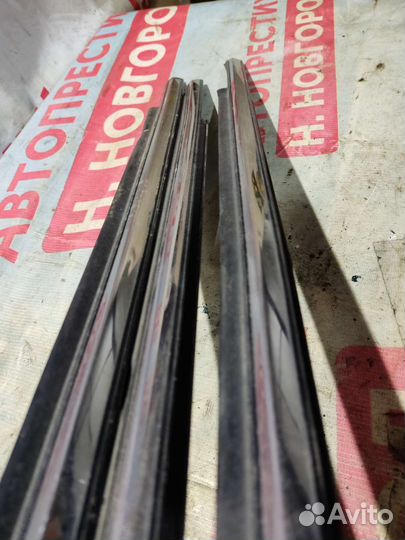 Бархотка двери toyota avensis т250