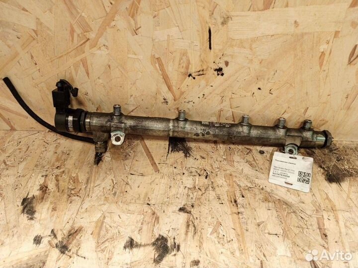 Топливная рампа Mercedes-Benz C-Класс A6110700395