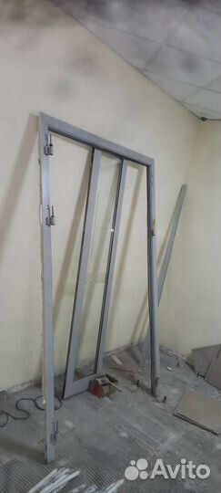 Дверь входная алюминиевая бу