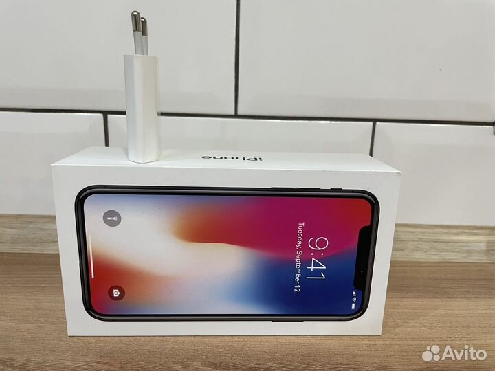 iPhone X, 64 ГБ