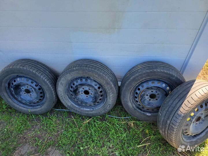 Yokohama C.Drive2 AC02B 215/60 R16