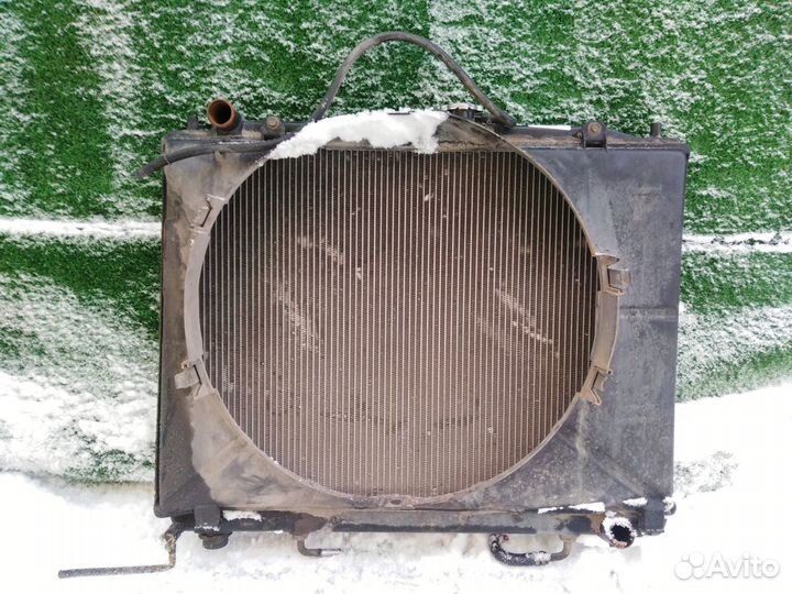 Радиатор охлаждения Mitsubishi Pajero III V73W