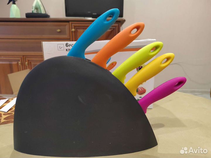 Набор кухонных ножей с подставкой