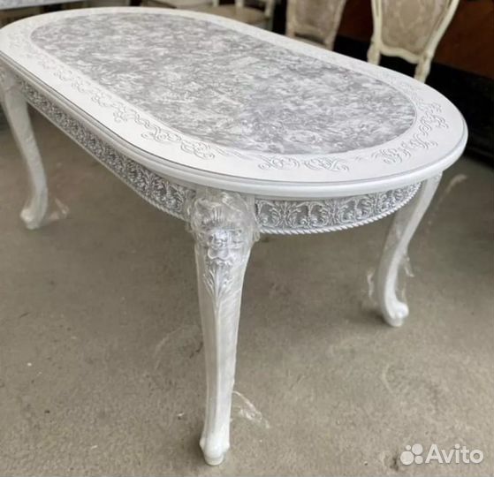 Столы и стулья