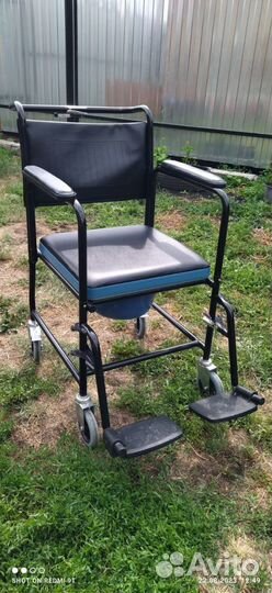 Кресло каталка с судном