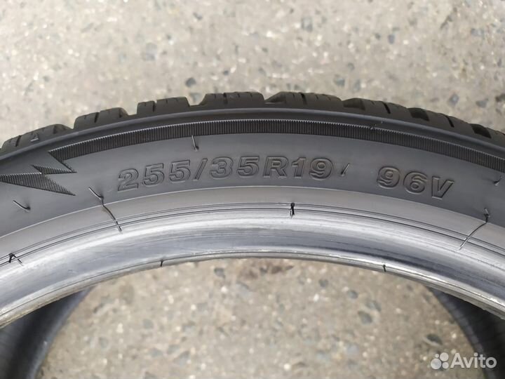Bridgestone Blizzak LM-005 225/40 R19 и 255/35 R19 93W