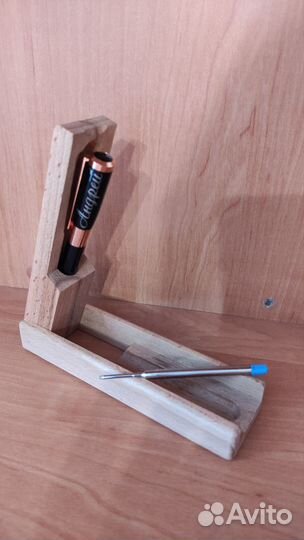 Подарочная ручка в футляре - подставке