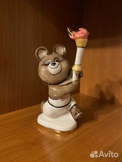Фарфоровые фигурки мишки-спортсмены