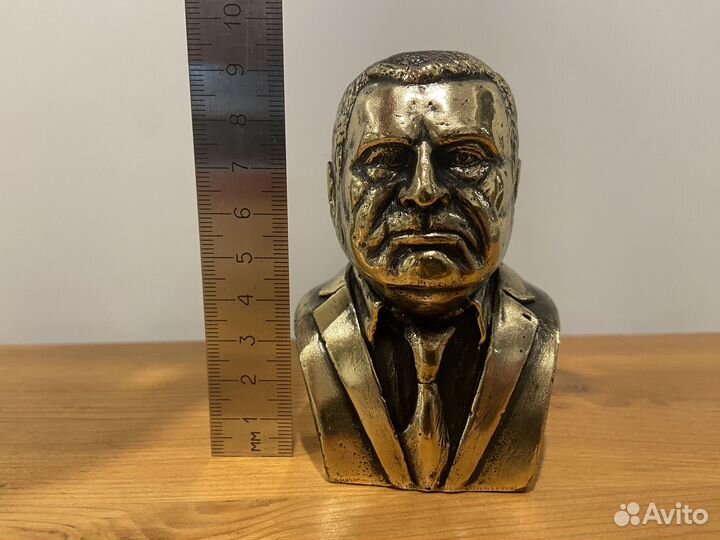 Бюст Жириновский бронза