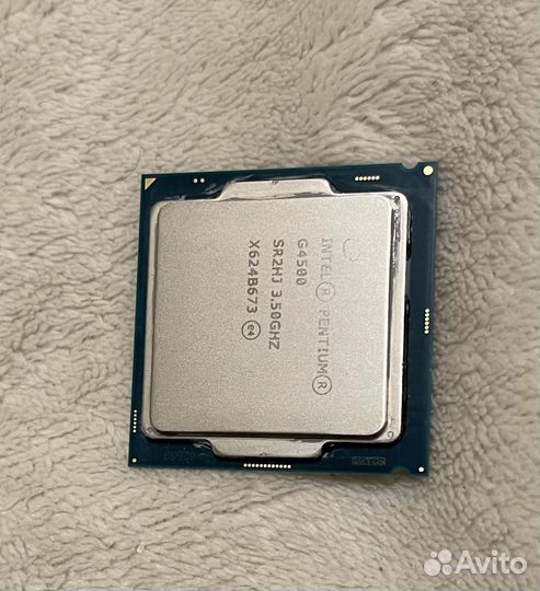 Процессор Intel Pentium G4500 и кулер