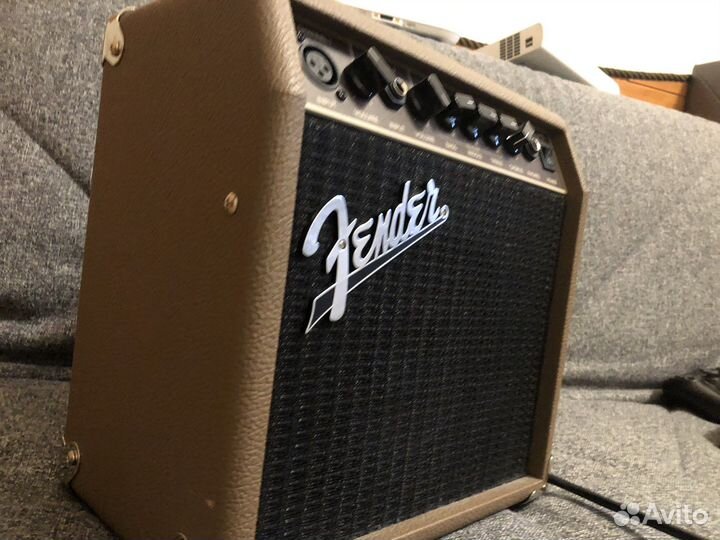 Комбоусилитель fender acoustasonic 15