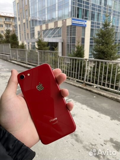 iPhone 8, 64 ГБ