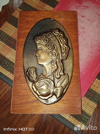 Чеканка СССР Дама с розой