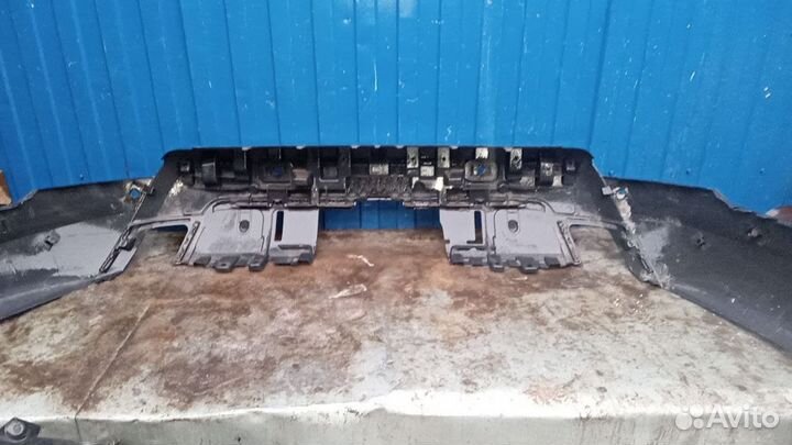 Бампер задний (нижняя часть) Land Rover Discovery