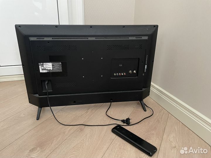 Телевизор LG 32lj500v